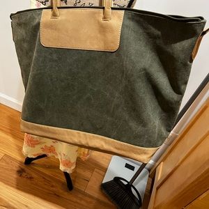 Extra large travel tote